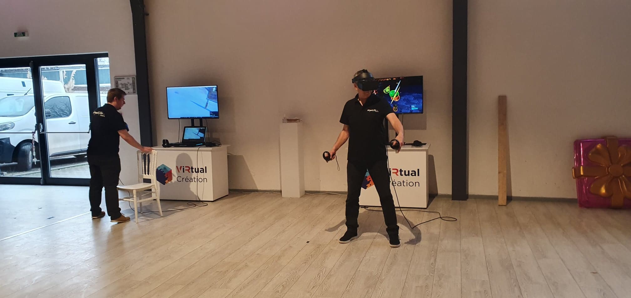 VR teambuilding coöperatief Luik · deelnemers in scenario in binnenruimte · INNOV'events