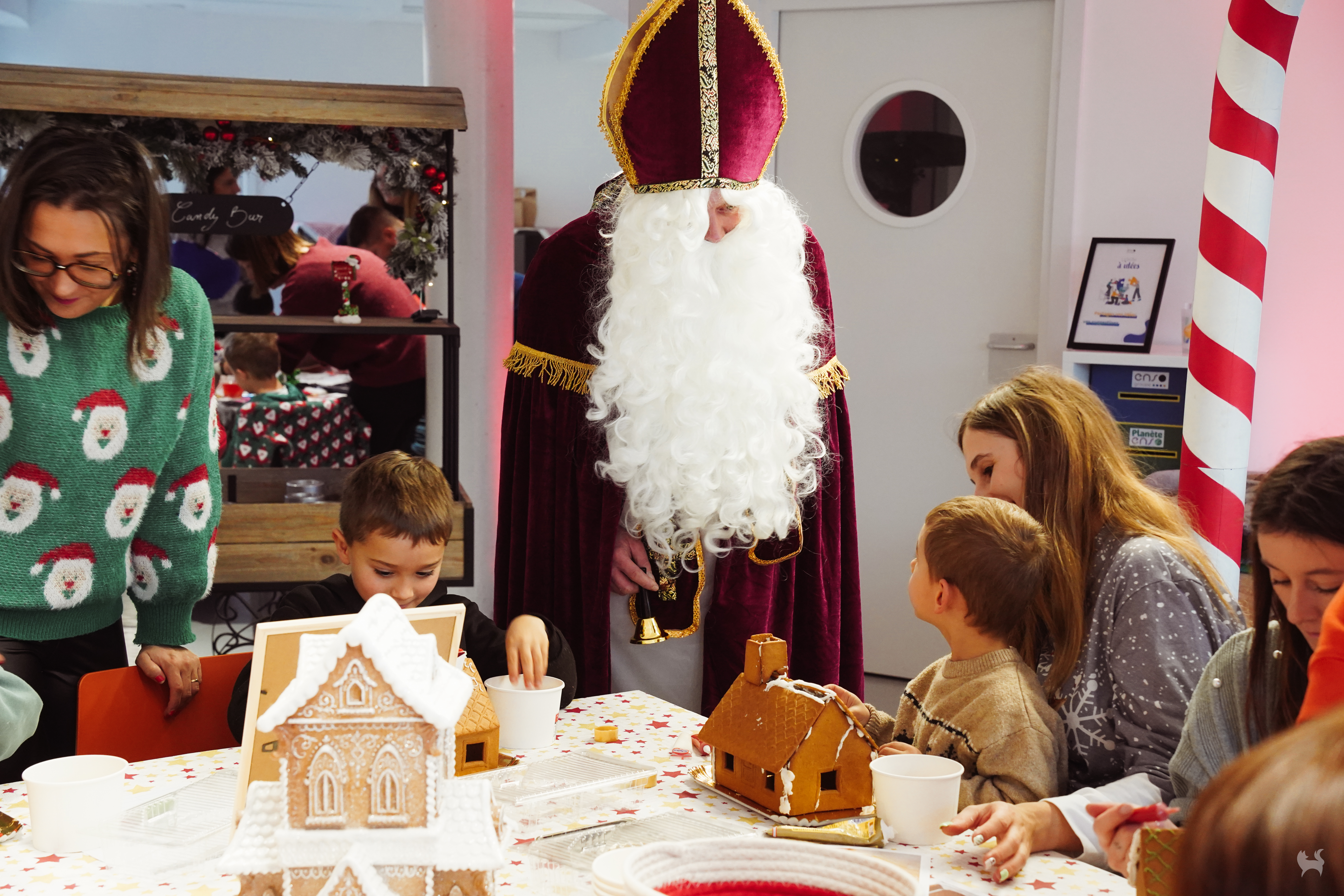 Feestzaal Antwerpen Havenhuis kerstdecor bedrijfsevenement uitzicht · INNOV'events