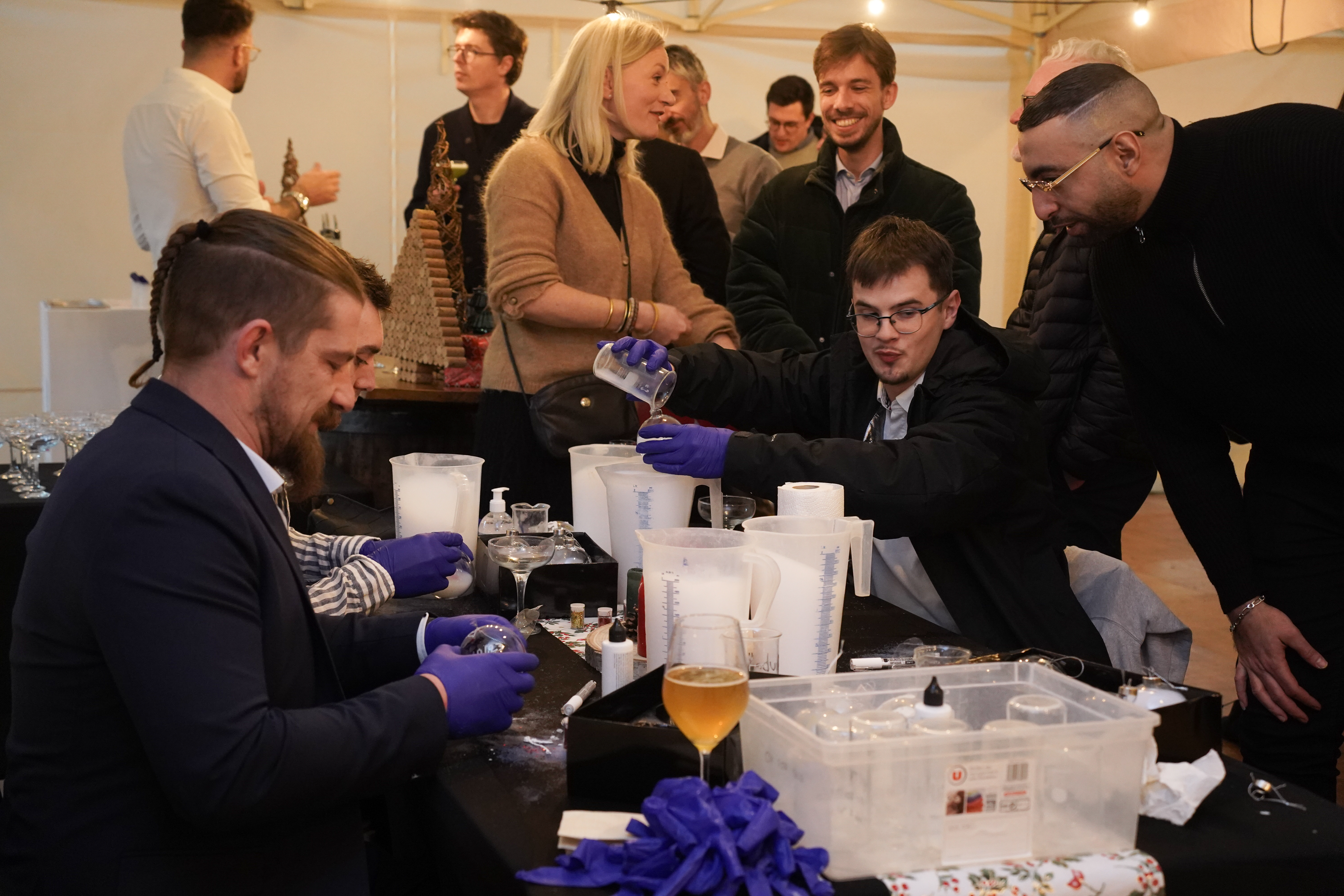 Lieu événementiel atelier création de parfum Bruxelles vue sur cour intérieure du Sablon · INNOV'events