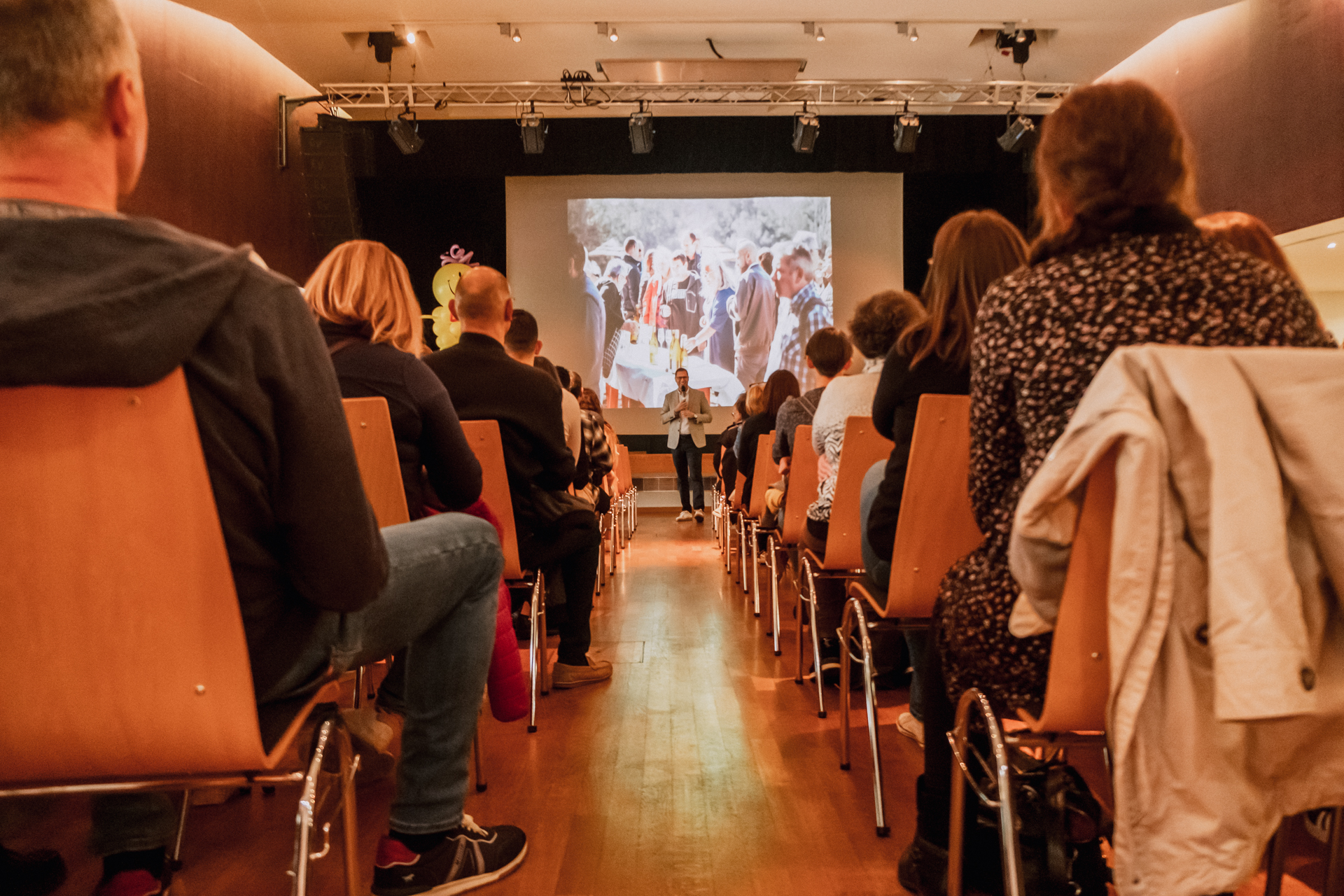 Evenementlocatie huren Brussel · art-nouveauzaal in Ixelles ingericht voor receptie · INNOV'events