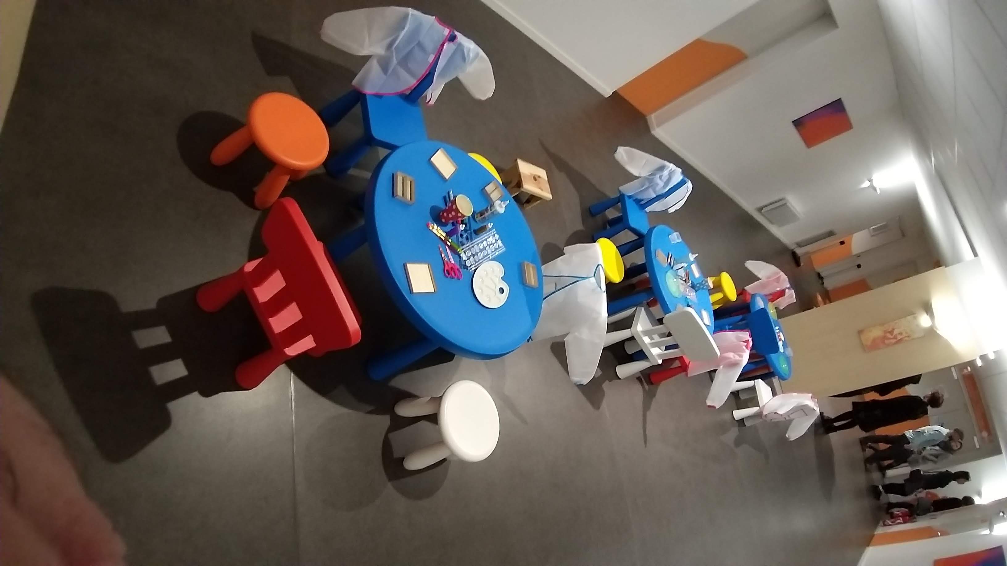 Kermisanimatie Brussel, kinderen bij kermiskramen op bedrijfsterrein · INNOV'events